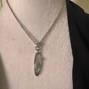 Elegant White Gold Pendant Necklace